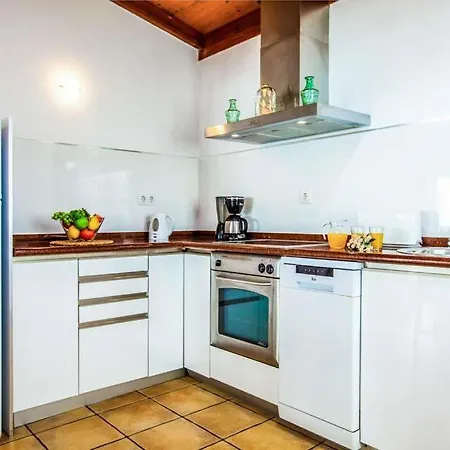 Sleeps 4 With Pool Air Con And Wifi * Corralejo